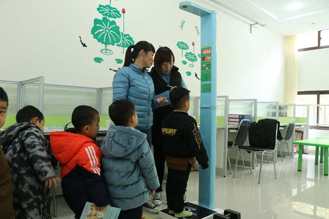 幼兒園身高體重測(cè)量儀